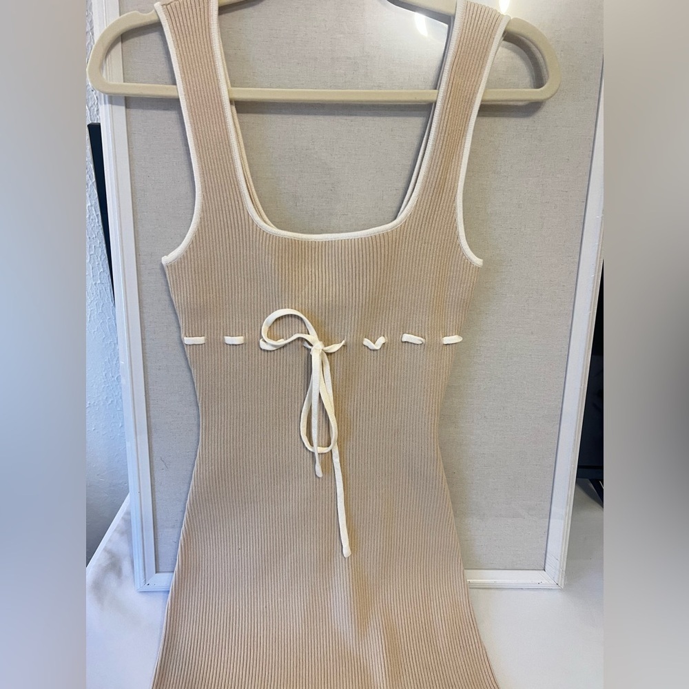 Le Lis New with tags bodycon dress - Picture 3 of 7